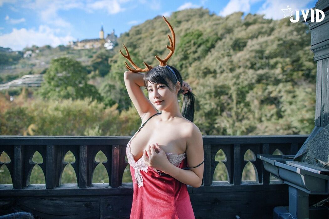 Lele 樂樂 – 全輯上空無碼 巨乳女神 樂樂－鹿角女孩的報恩 Part03 (58P)