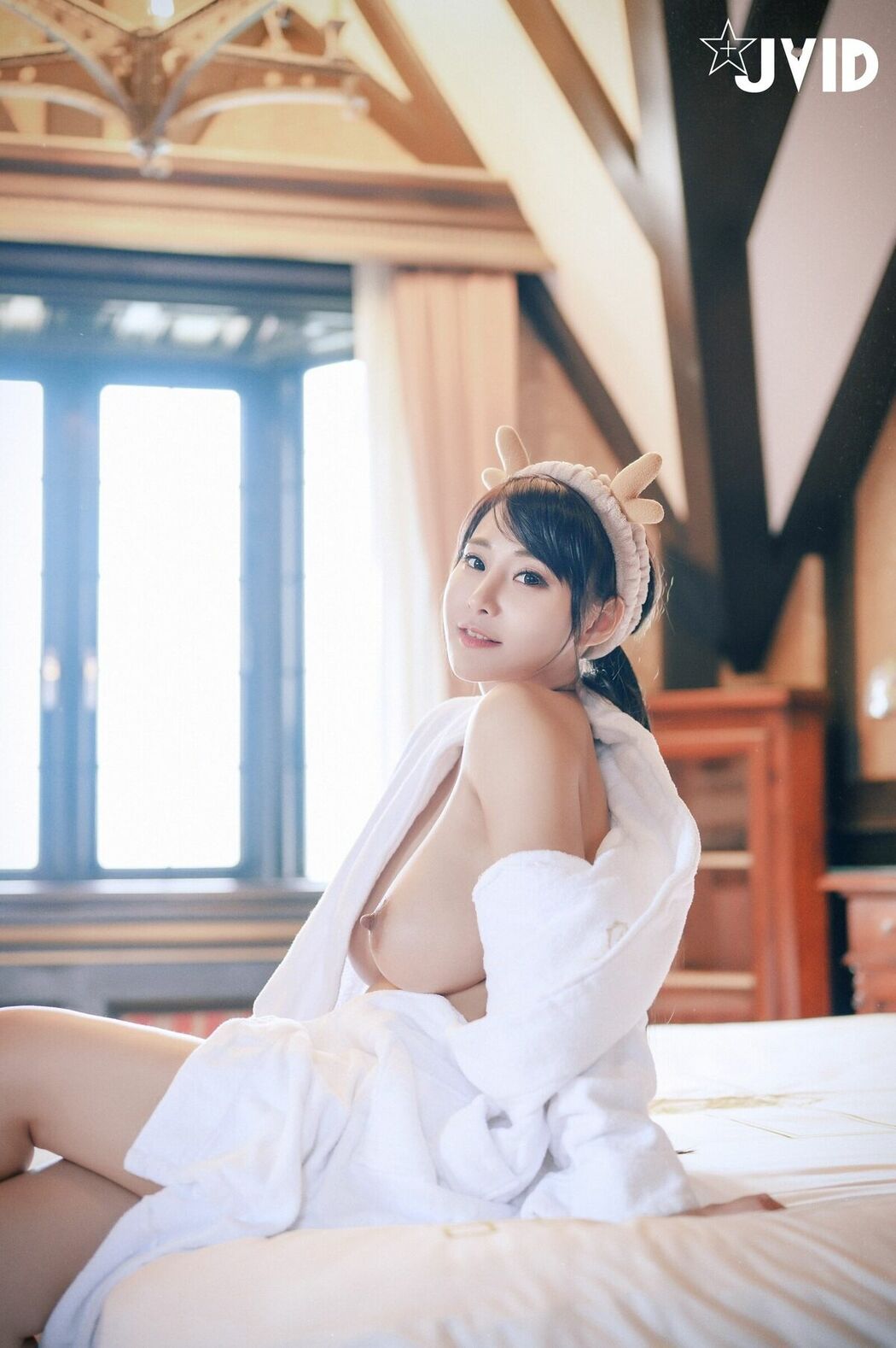 Lele 樂樂 – 全輯上空無碼 巨乳女神 樂樂－鹿角女孩的報恩 Part03 (58P)