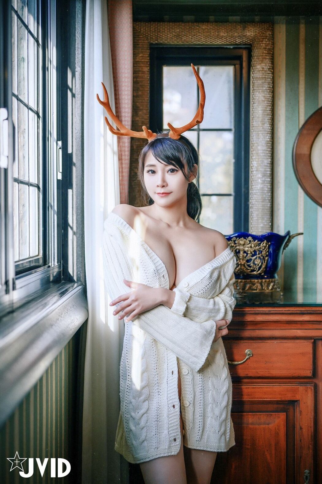 Lele 樂樂 – 全輯上空無碼 巨乳女神 樂樂－鹿角女孩的報恩 Part03 (58P)