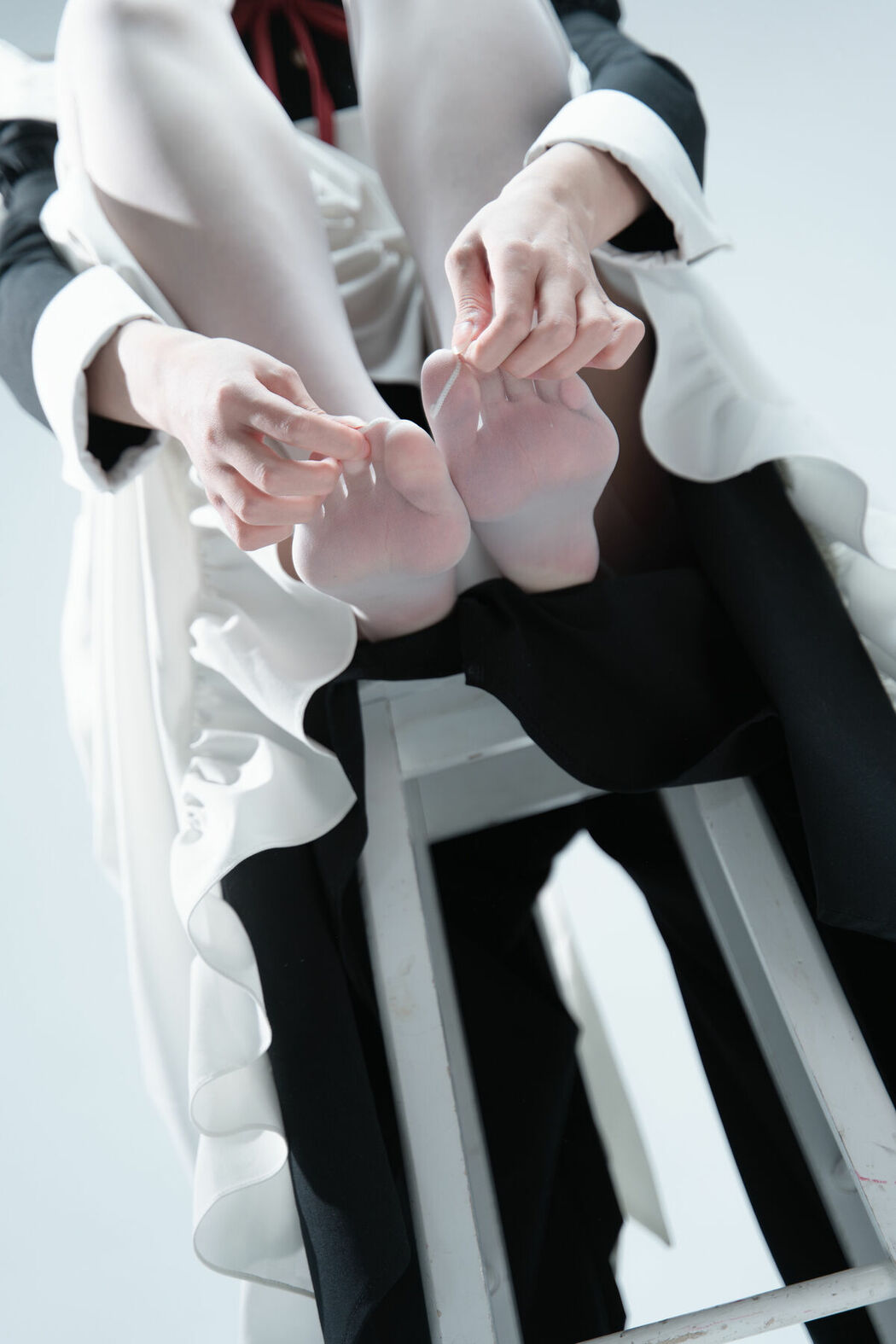 Coser@清水凪 – 傲娇女仆食用指南 Part01 (54P)