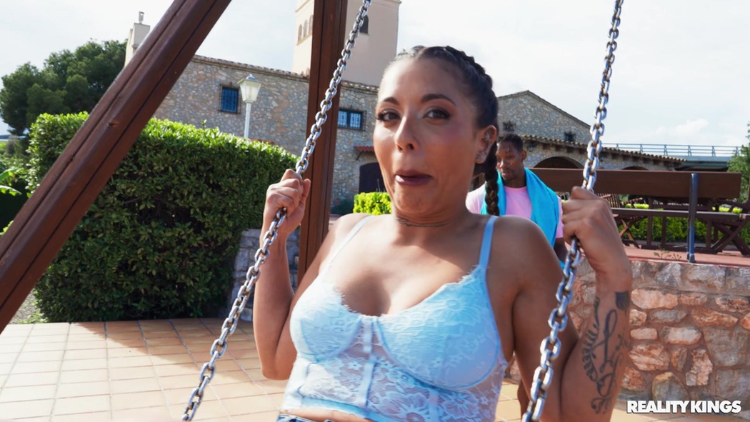 Horny Hiba Hakimi Enjoys Jesus Reyes Push, Then Sucks And Fucks Behind A Hedge In The Garden