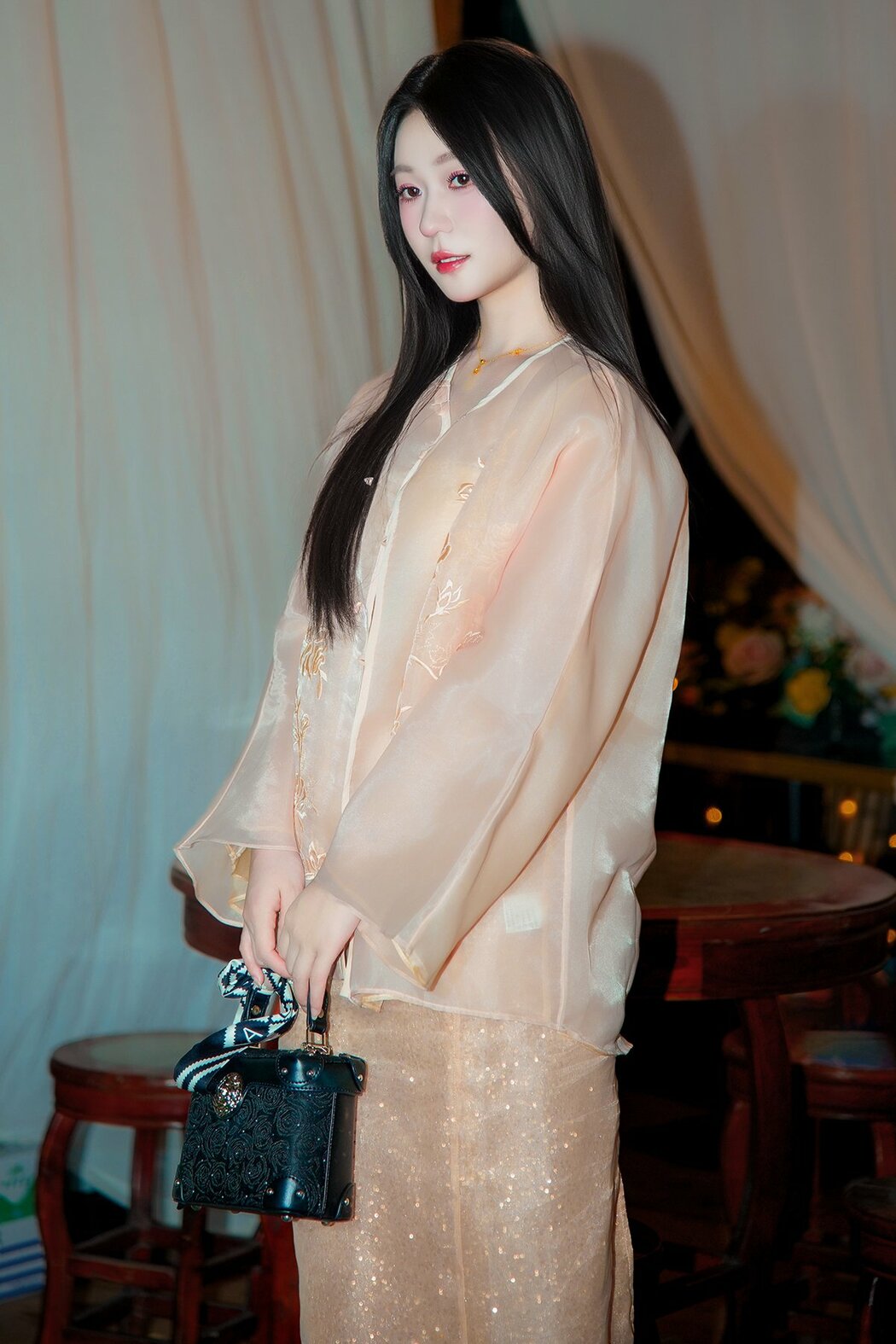 YiTuYu艺图语 Vol.9671 Wu Yue (19P) Cover Photo