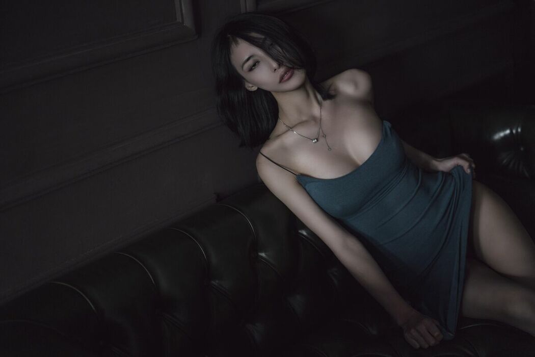 XR Uncensored lingyu69 – R18 秀人网模特 欲望沙发 (81P)