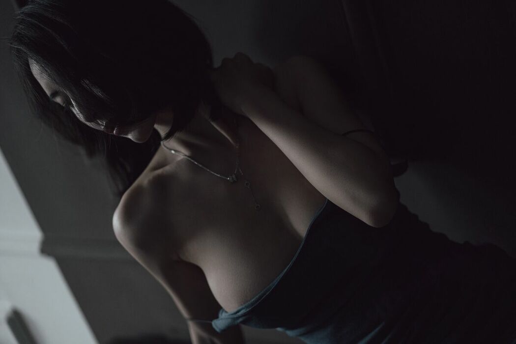 XR Uncensored lingyu69 – R18 秀人网模特 欲望沙发 (81P)