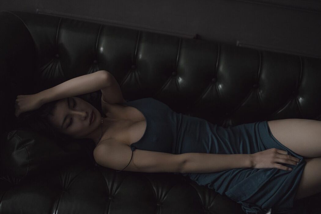 XR Uncensored lingyu69 – R18 秀人网模特 欲望沙发 (81P)