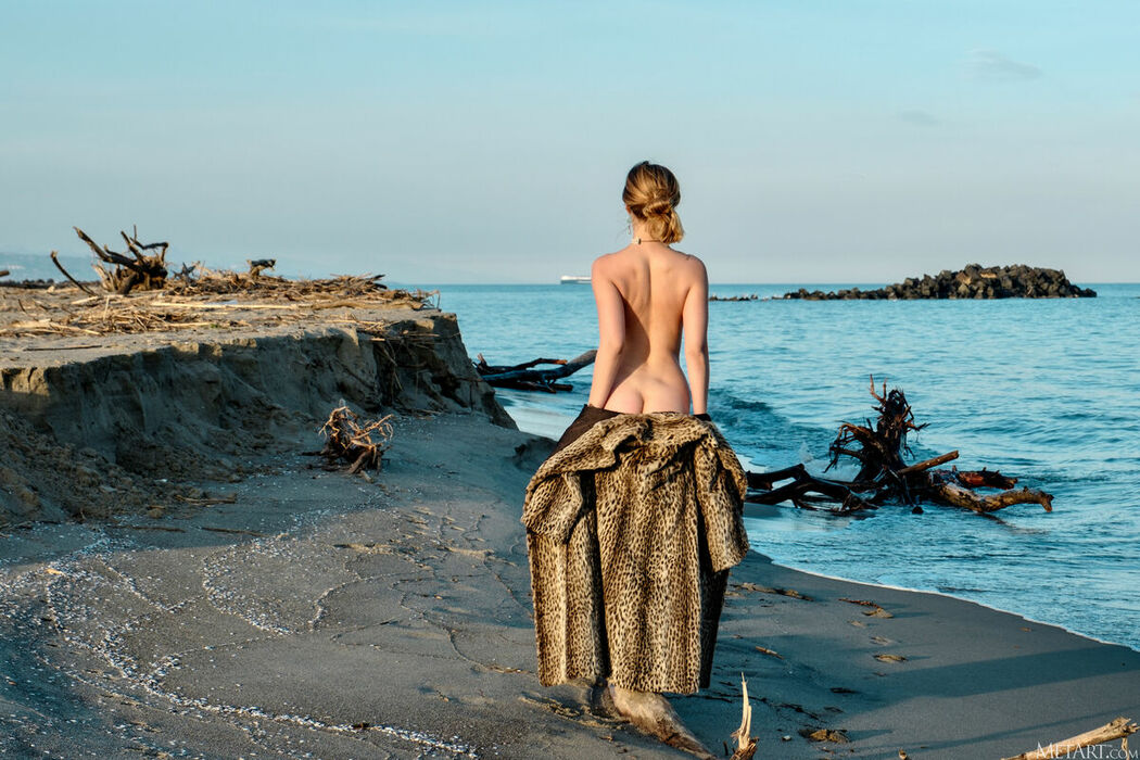 MetArt Eve Casta – Seascape Part01 (61P)