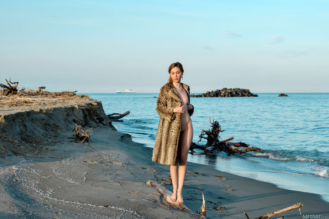 MetArt Eve Casta – Seascape Part01 (61P)