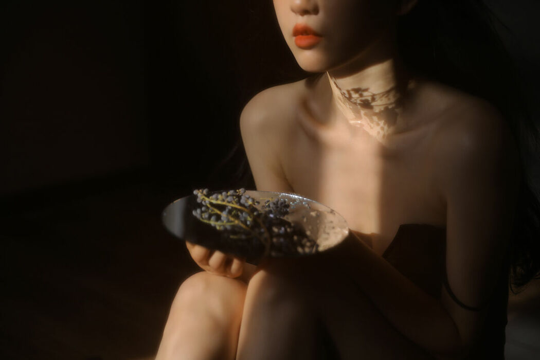 YiTuYu艺图语 Vol.9672 Guo Rong Di Hai Jiao (17P)