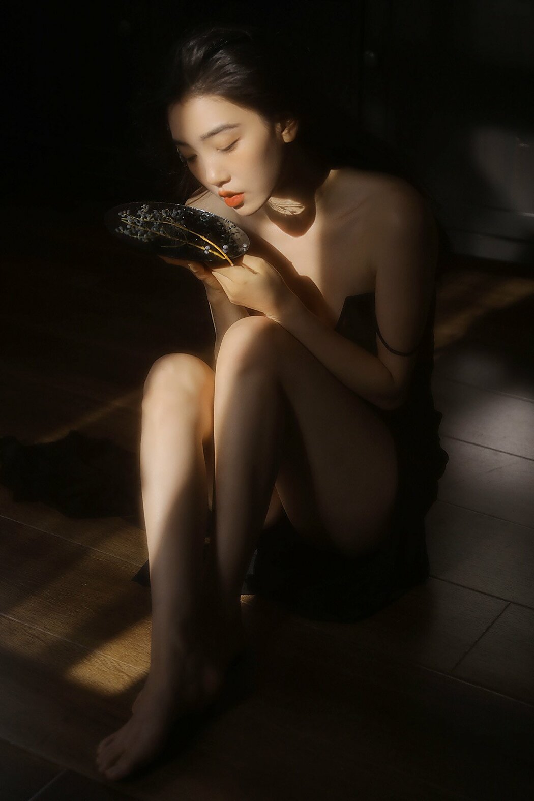 YiTuYu艺图语 Vol.9672 Guo Rong Di Hai Jiao (17P) Cover Photo