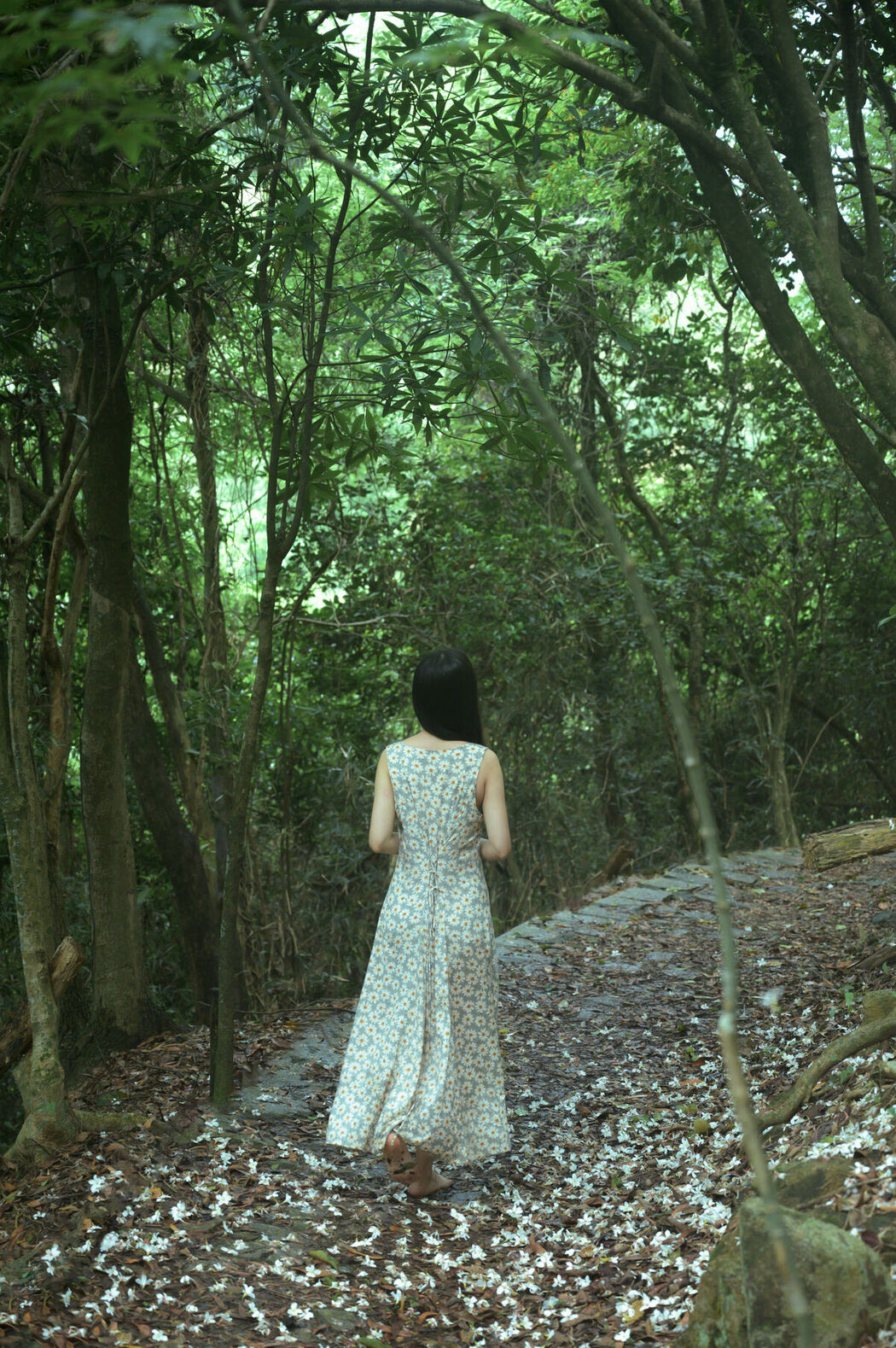 YiTuYu艺图语 Vol.9673 Lu Wei Wei Wei (25P)