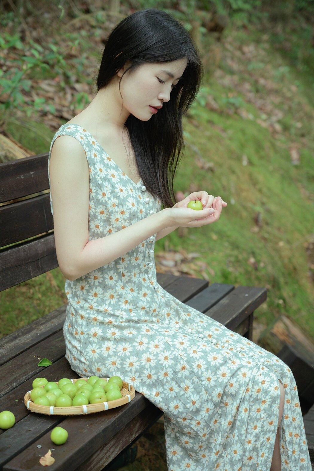 YiTuYu艺图语 Vol.9673 Lu Wei Wei Wei (25P) Cover Photo