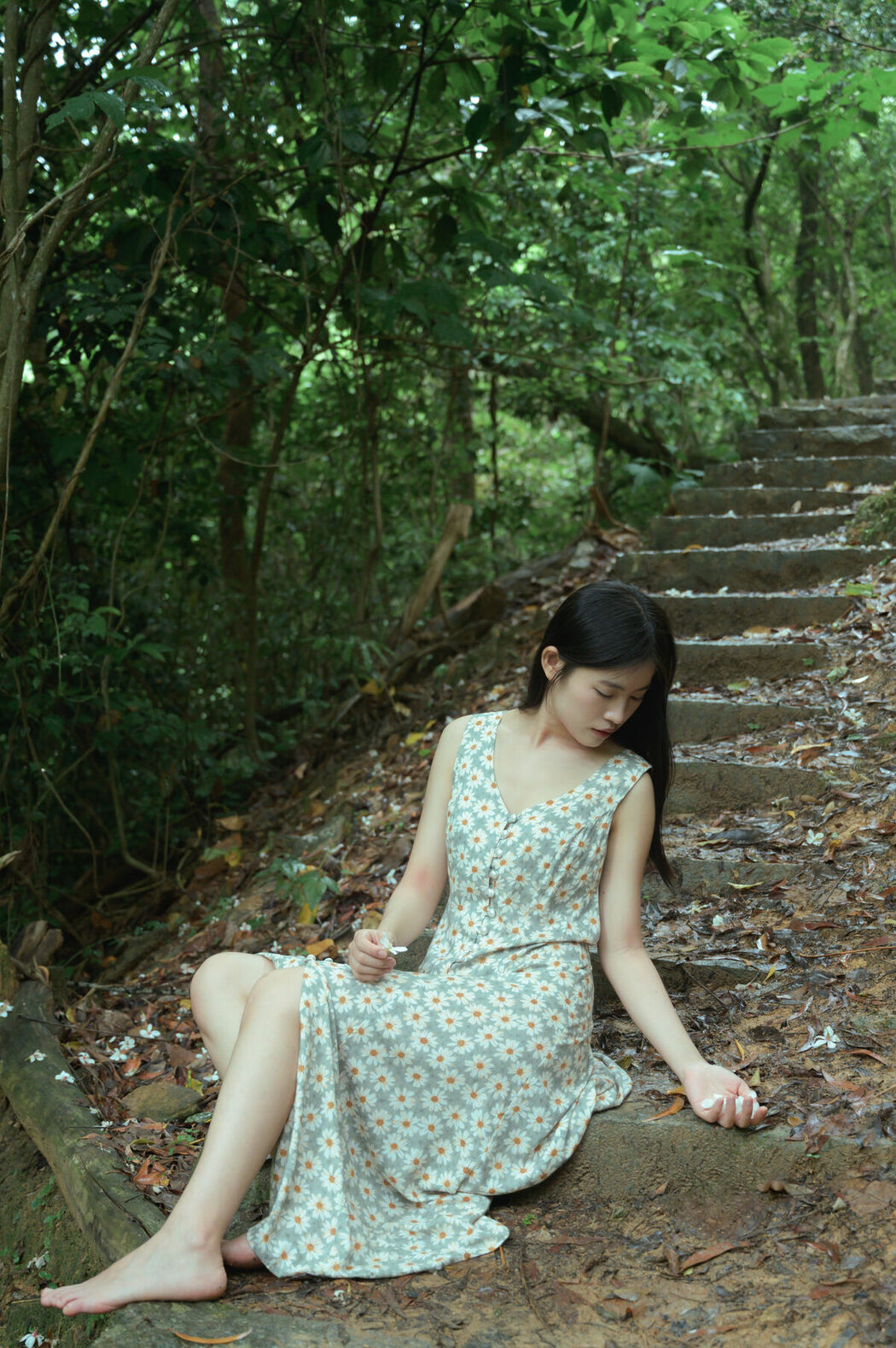 YiTuYu艺图语 Vol.9673 Lu Wei Wei Wei (25P)