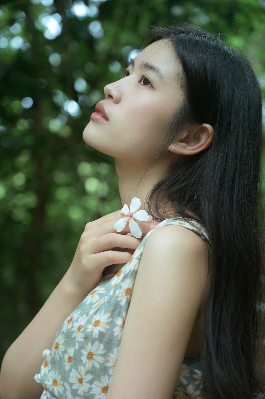 YiTuYu艺图语 Vol.9673 Lu Wei Wei Wei (25P)