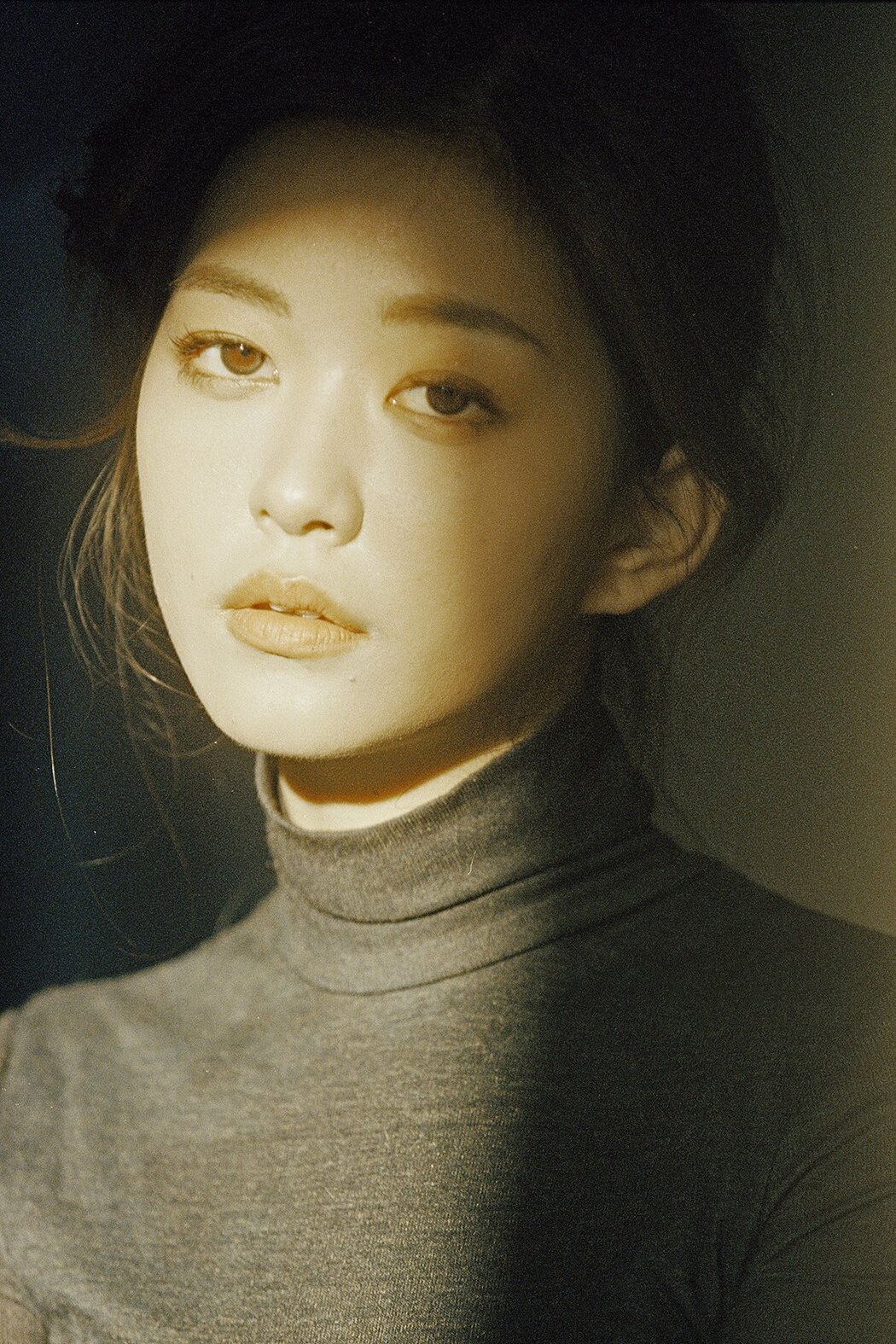 YiTuYu艺图语 Vol.9679 Li Zi Dan Gao (35P) Cover Photo