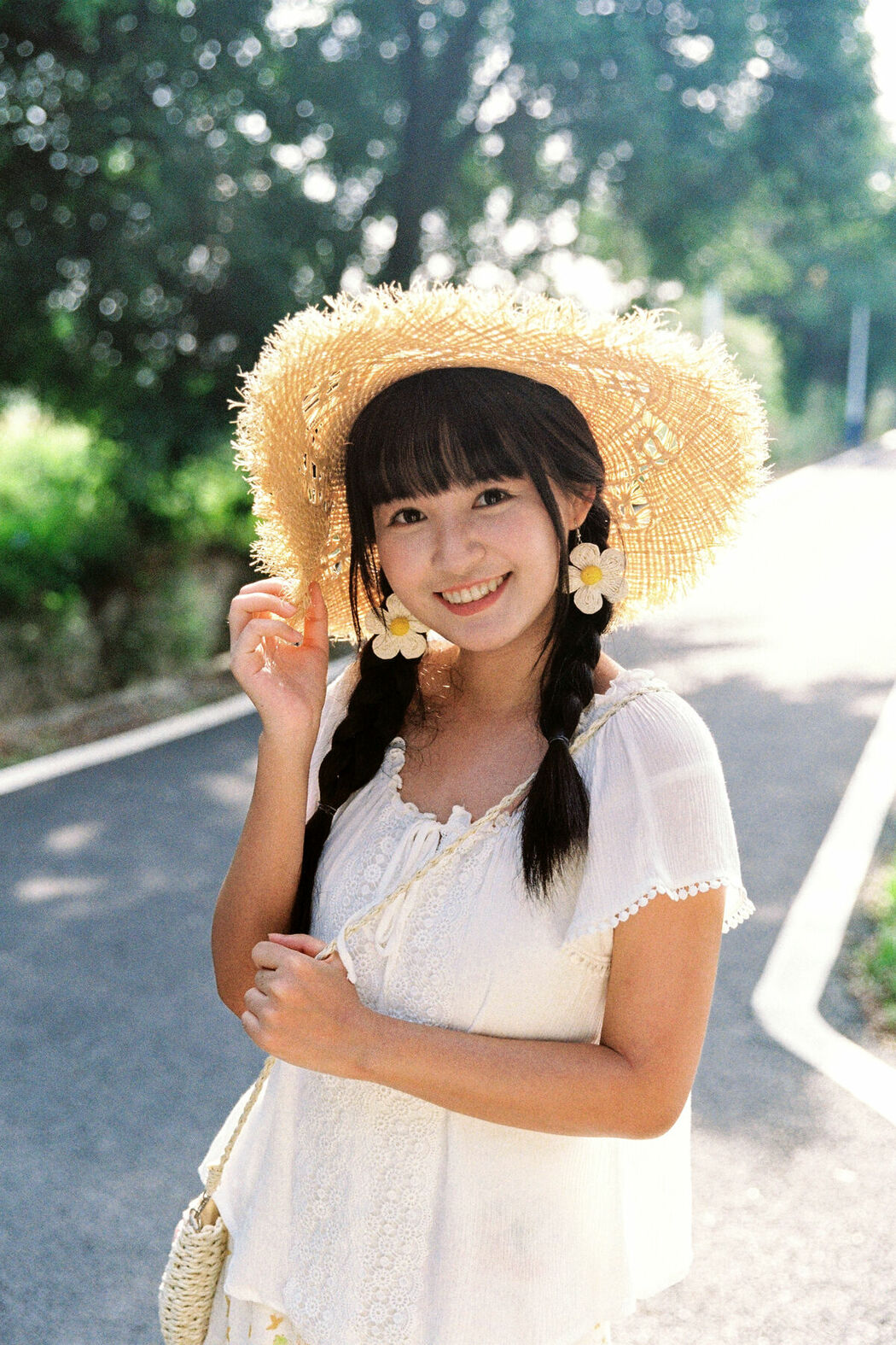 YiTuYu艺图语 Vol.9684 Qi Miao Li Li Zi (17P)
