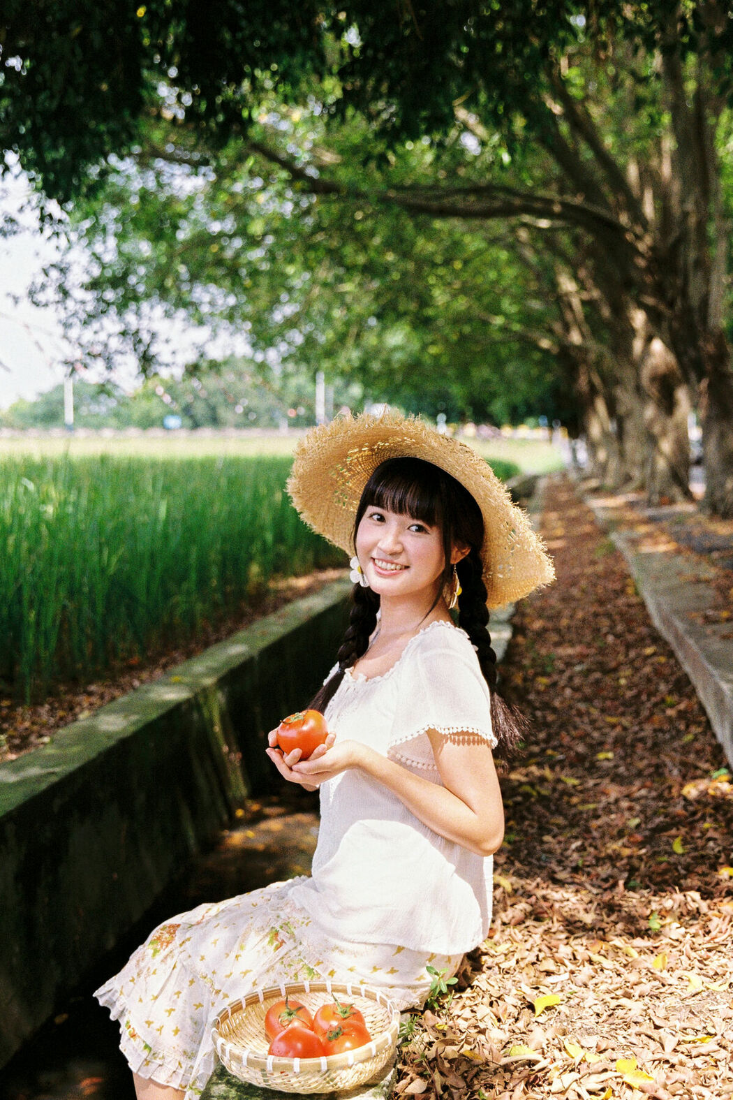 YiTuYu艺图语 Vol.9684 Qi Miao Li Li Zi (17P)