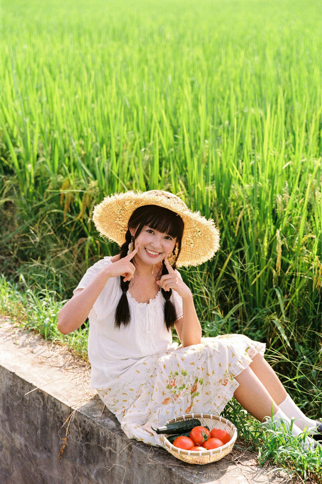 YiTuYu艺图语 Vol.9684 Qi Miao Li Li Zi (17P)