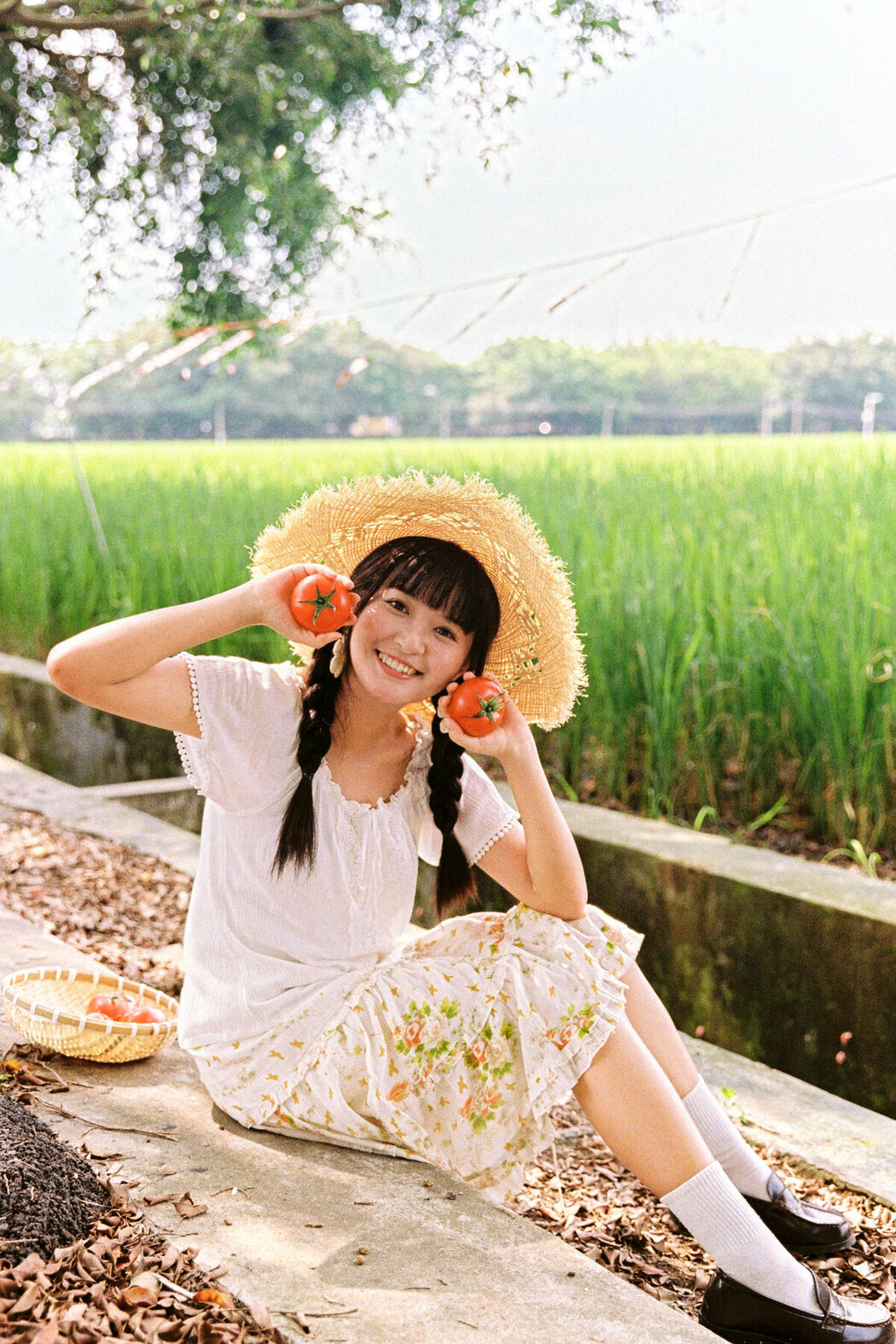YiTuYu艺图语 Vol.9684 Qi Miao Li Li Zi (17P)