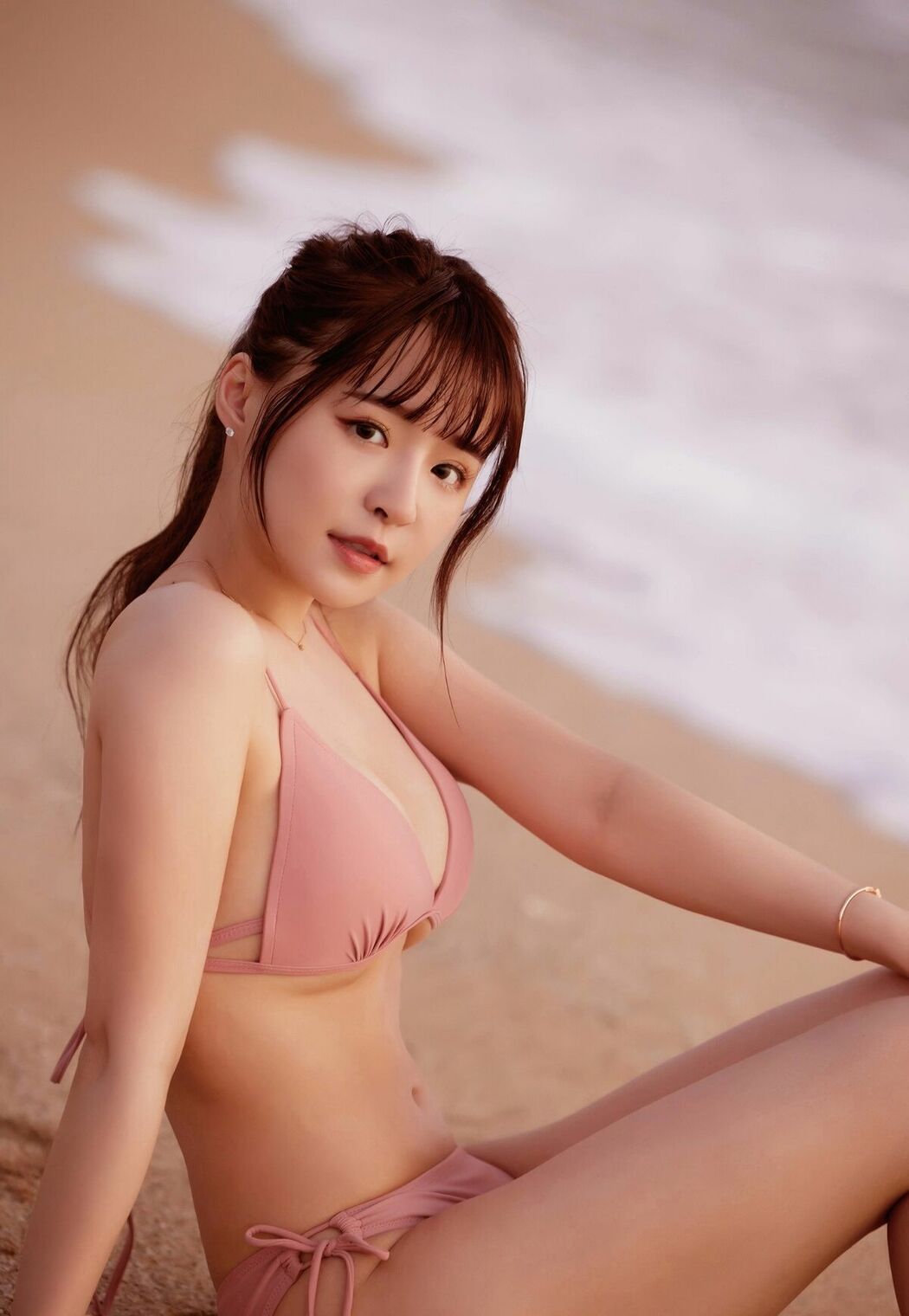 Yuan Yuan 元元 – 吳婕安寫真書數位版 Part01 (56P)
