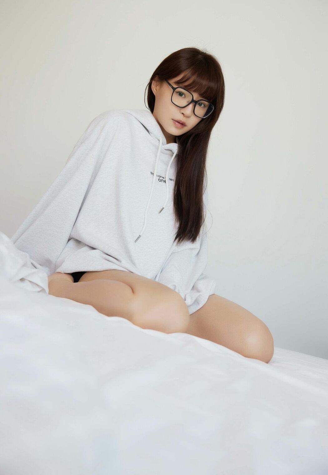 Yuan Yuan 元元 – 吳婕安寫真書數位版 Part01 (56P)