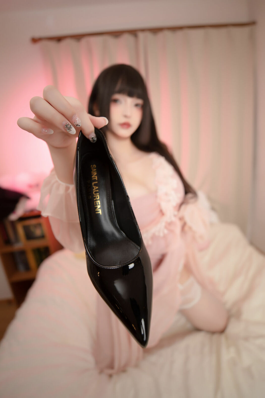 Coser@神楽坂真冬 – 高跟睡袍 (76P – 2V)