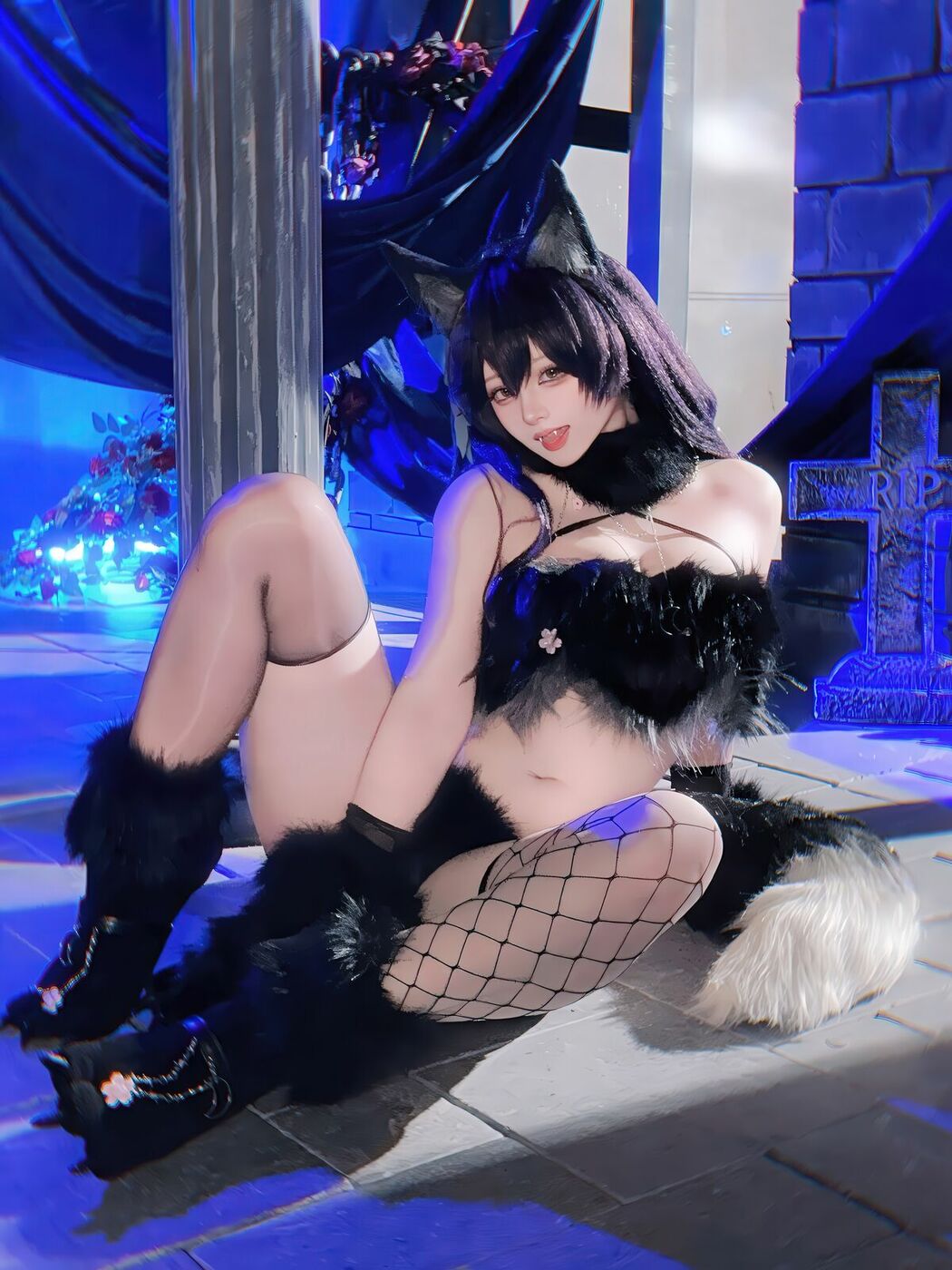 Coser@屿鱼 – 碧蓝航线 爱宕 狼人 (19P)