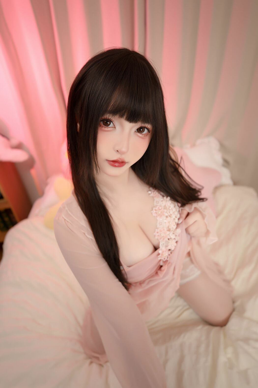 Coser@神楽坂真冬 – 高跟睡袍 (76P – 2V)