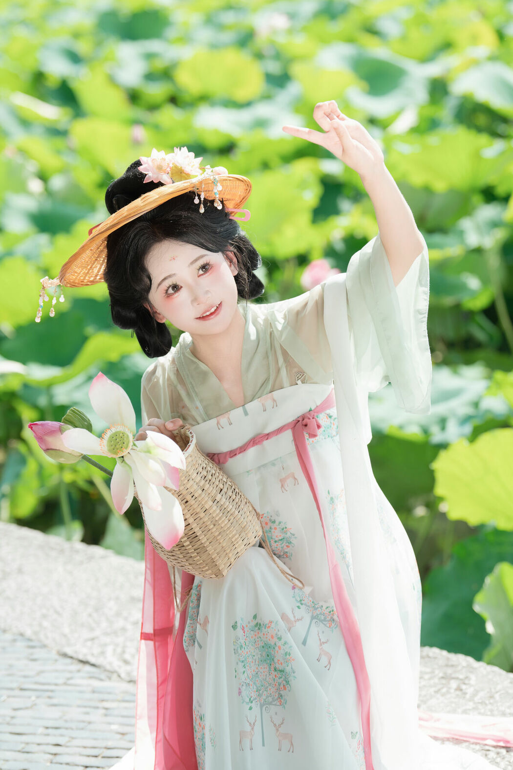 YiTuYu艺图语 Vol.9685 Jiao Yi Zhi Sui Sui (19P)