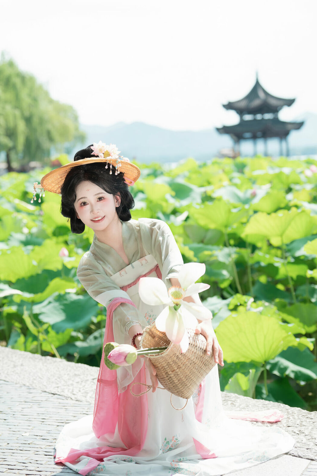 YiTuYu艺图语 Vol.9685 Jiao Yi Zhi Sui Sui (19P)