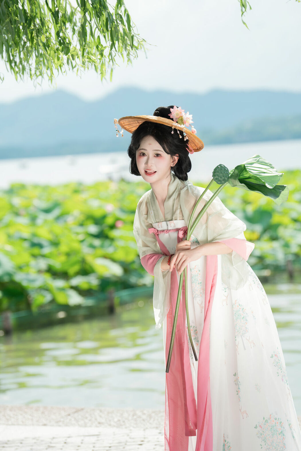 YiTuYu艺图语 Vol.9685 Jiao Yi Zhi Sui Sui (19P)