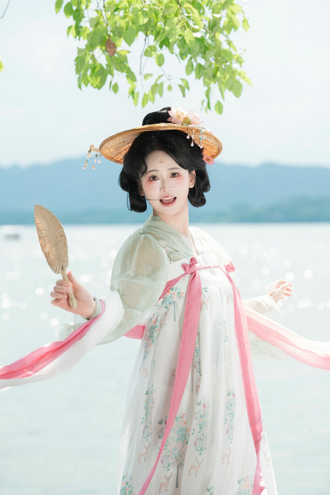 YiTuYu艺图语 Vol.9685 Jiao Yi Zhi Sui Sui (19P)