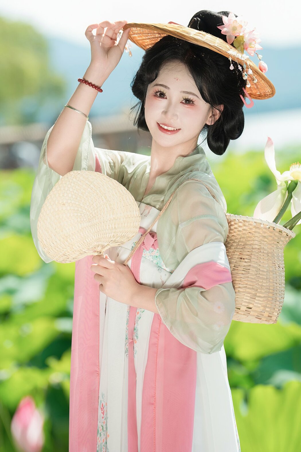 YiTuYu艺图语 Vol.9685 Jiao Yi Zhi Sui Sui (19P) Cover Photo