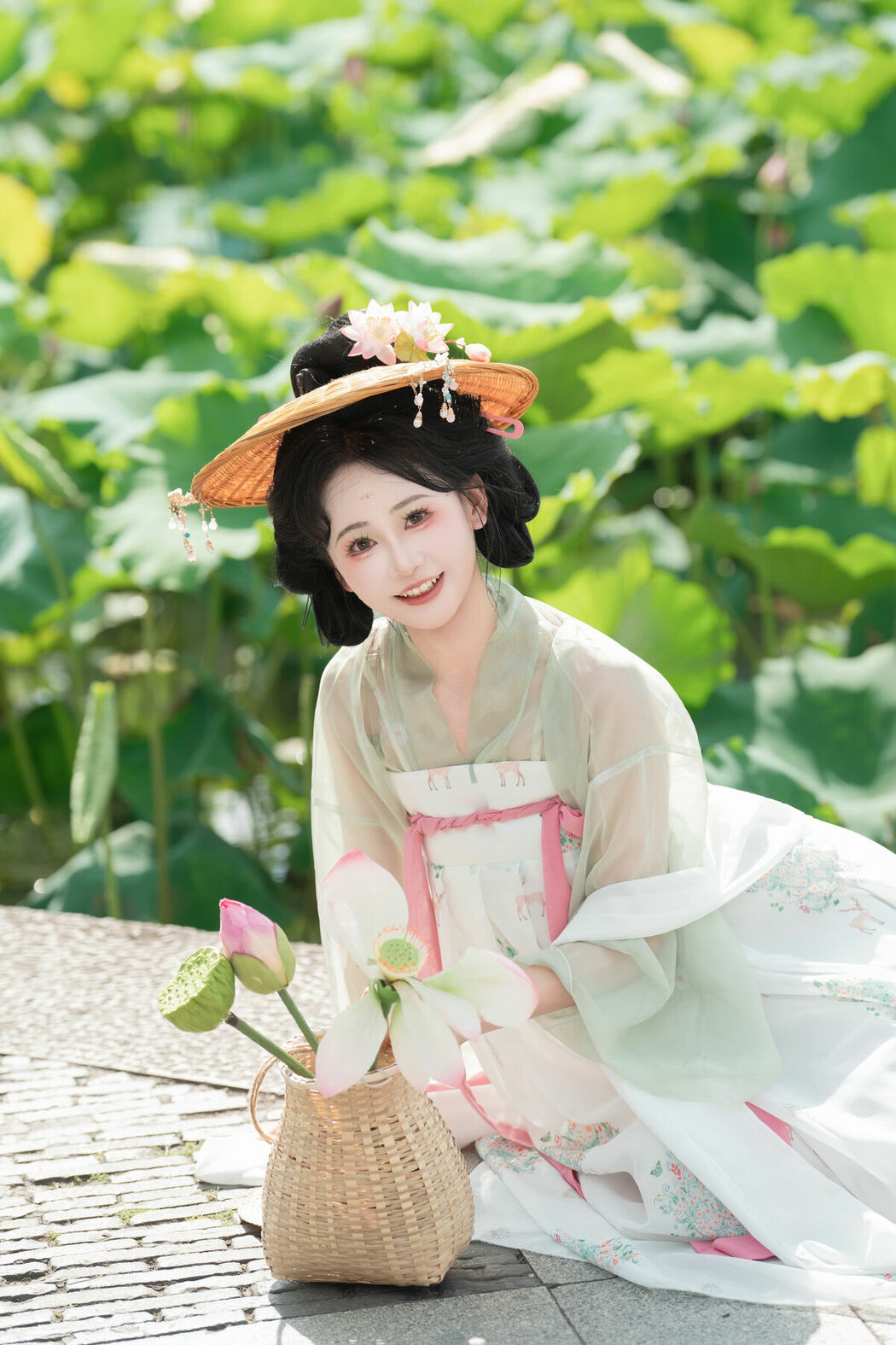 YiTuYu艺图语 Vol.9685 Jiao Yi Zhi Sui Sui (19P)
