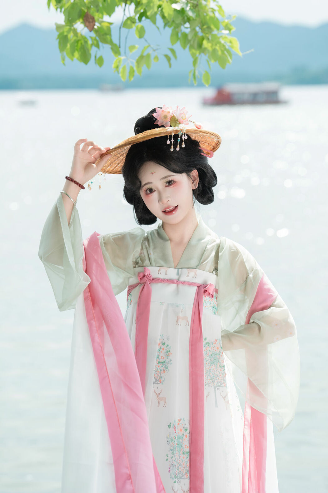 YiTuYu艺图语 Vol.9685 Jiao Yi Zhi Sui Sui (19P)