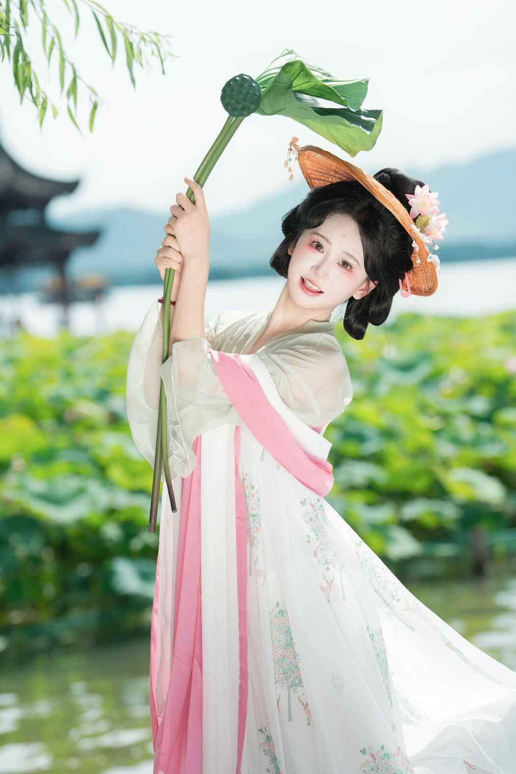 YiTuYu艺图语 Vol.9685 Jiao Yi Zhi Sui Sui (19P)