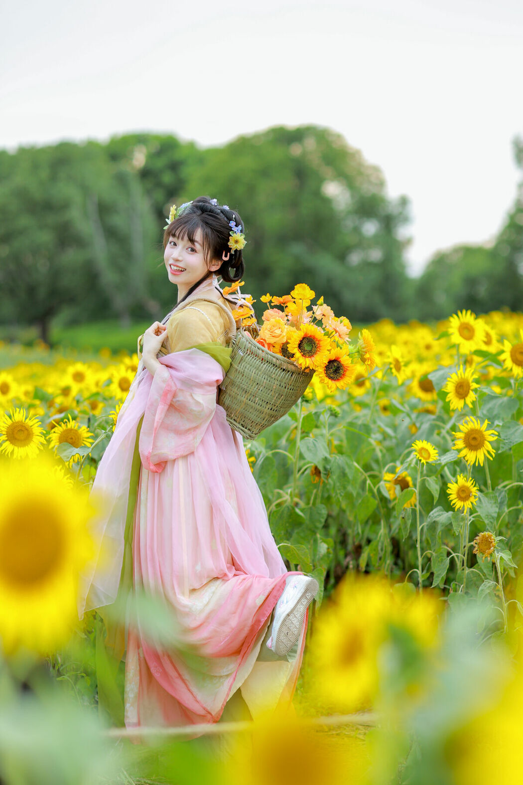 YiTuYu艺图语 Vol.9686 Lin Lin (14P)