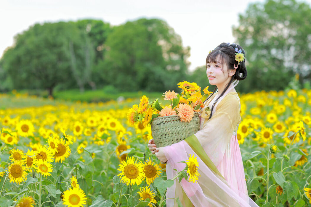 YiTuYu艺图语 Vol.9686 Lin Lin (14P)