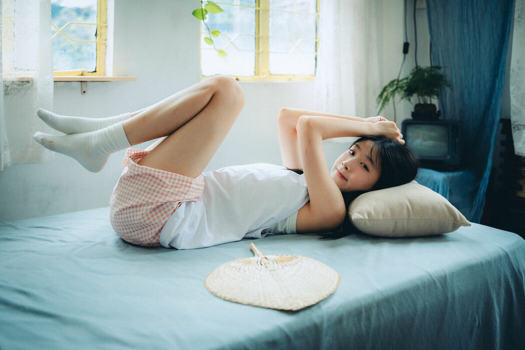 YiTuYu艺图语 Vol.9690 Le Le Le (26P)