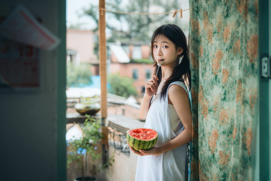 YiTuYu艺图语 Vol.9690 Le Le Le (26P)