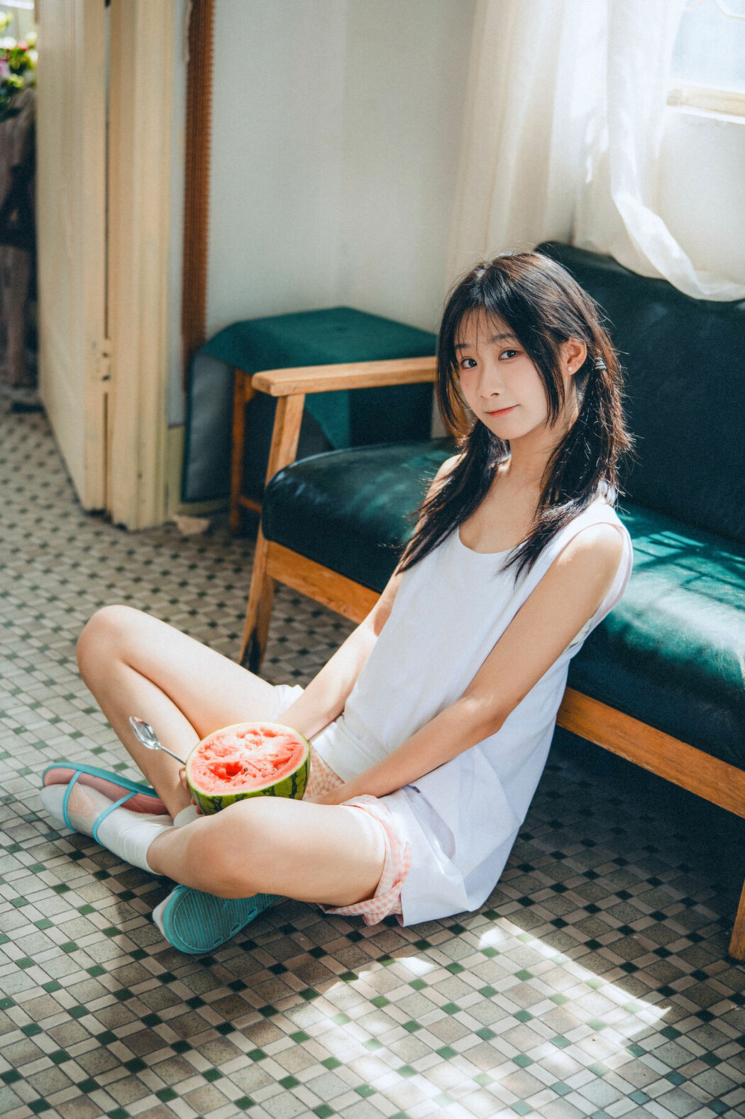 YiTuYu艺图语 Vol.9690 Le Le Le (26P)