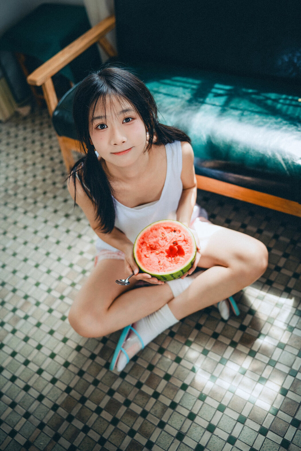 YiTuYu艺图语 Vol.9690 Le Le Le (26P)