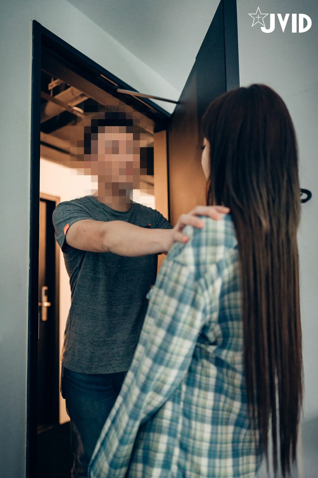 Lele 樂樂 – 讓人可以能男女交換身體的相機 一般版跟隱藏版尺度都上空無碼無遮 Part02 (69P)