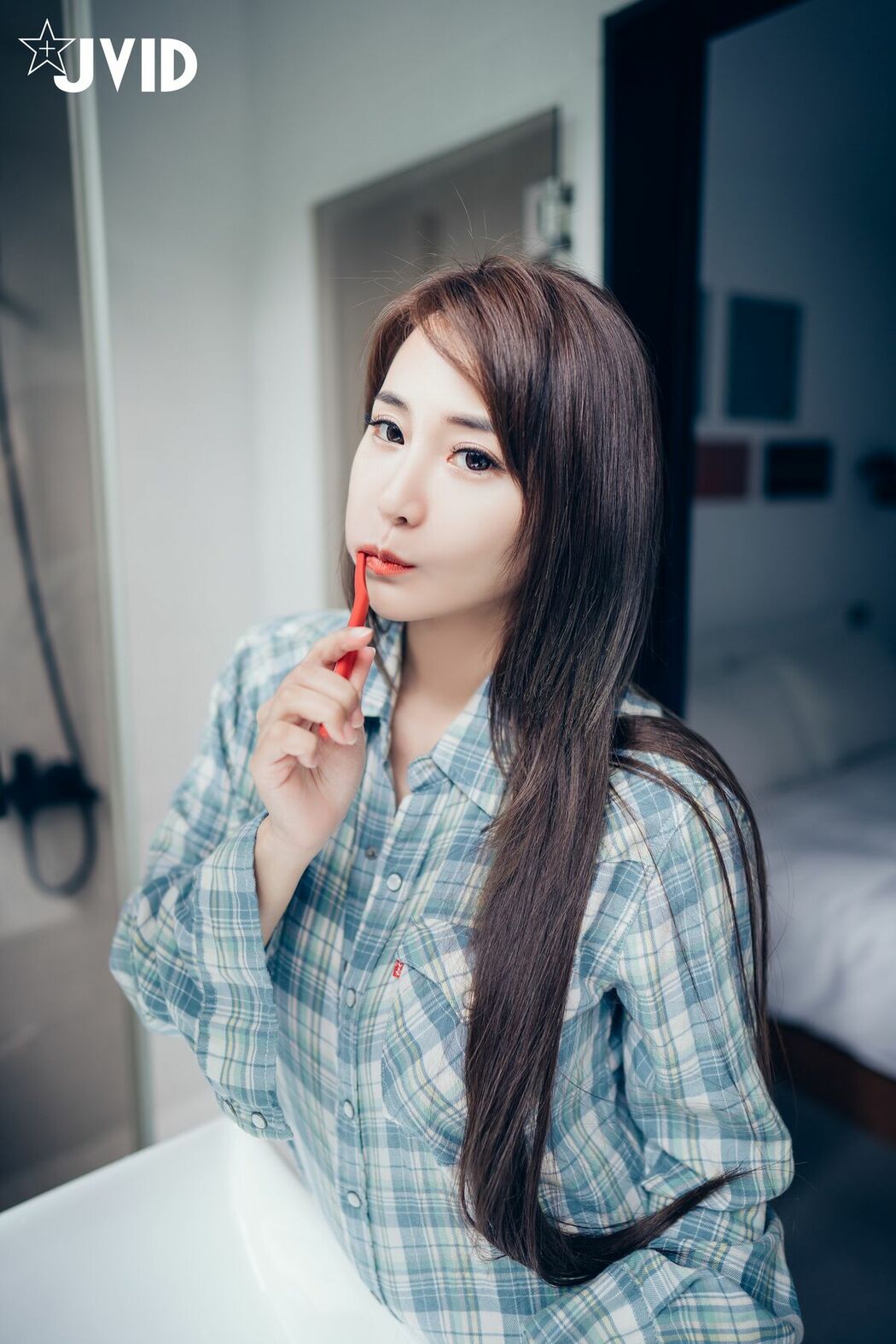 Lele 樂樂 – 讓人可以能男女交換身體的相機 一般版跟隱藏版尺度都上空無碼無遮 Part01 (70P)