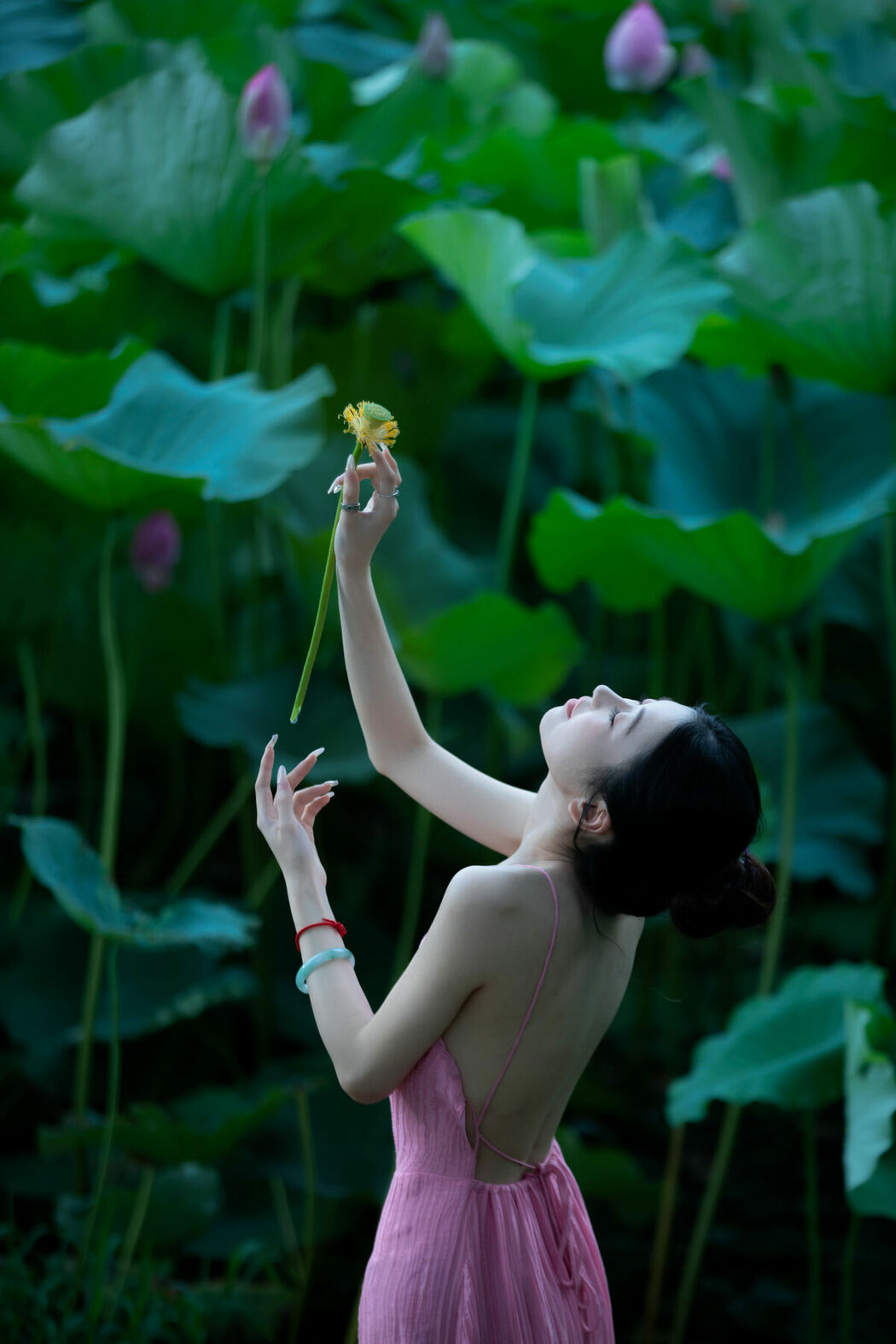 YiTuYu艺图语 Vol.9702 Niu Pai Xiao Wang Zi (16P)