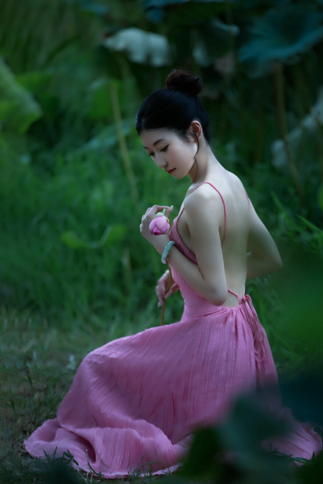 YiTuYu艺图语 Vol.9702 Niu Pai Xiao Wang Zi (16P)