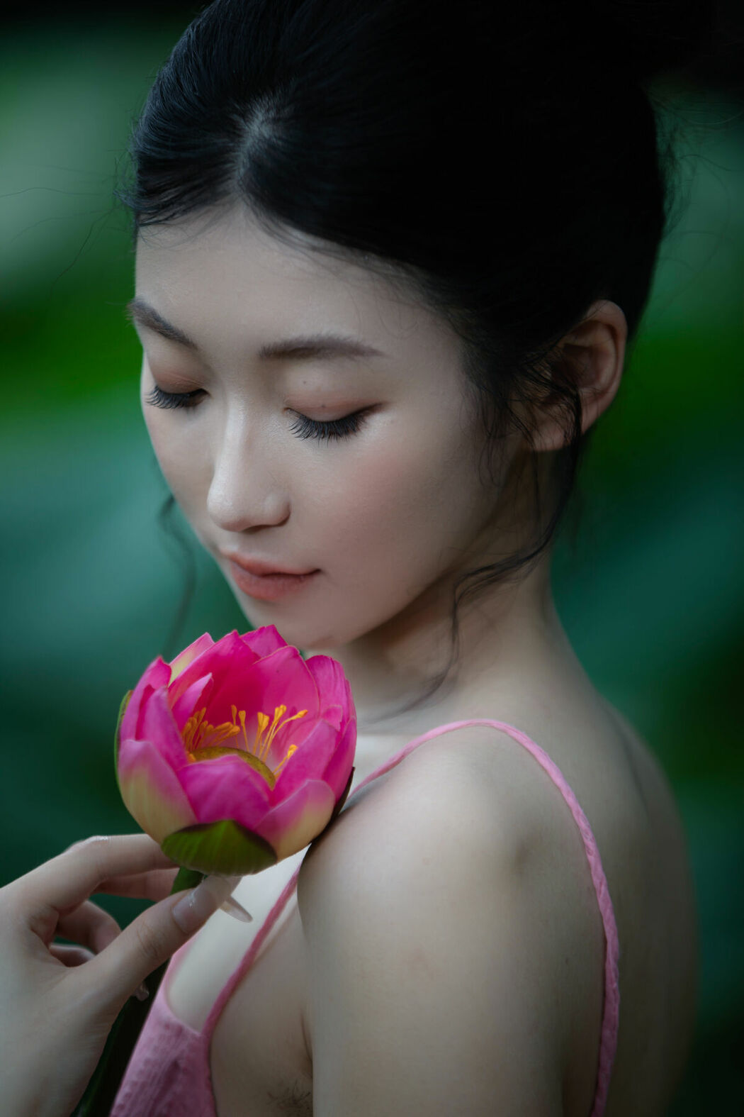 YiTuYu艺图语 Vol.9702 Niu Pai Xiao Wang Zi (16P)