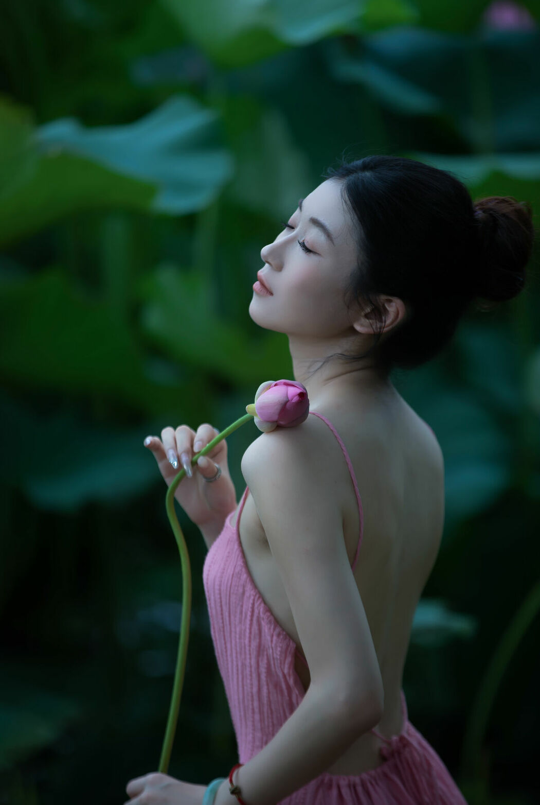 YiTuYu艺图语 Vol.9702 Niu Pai Xiao Wang Zi (16P)