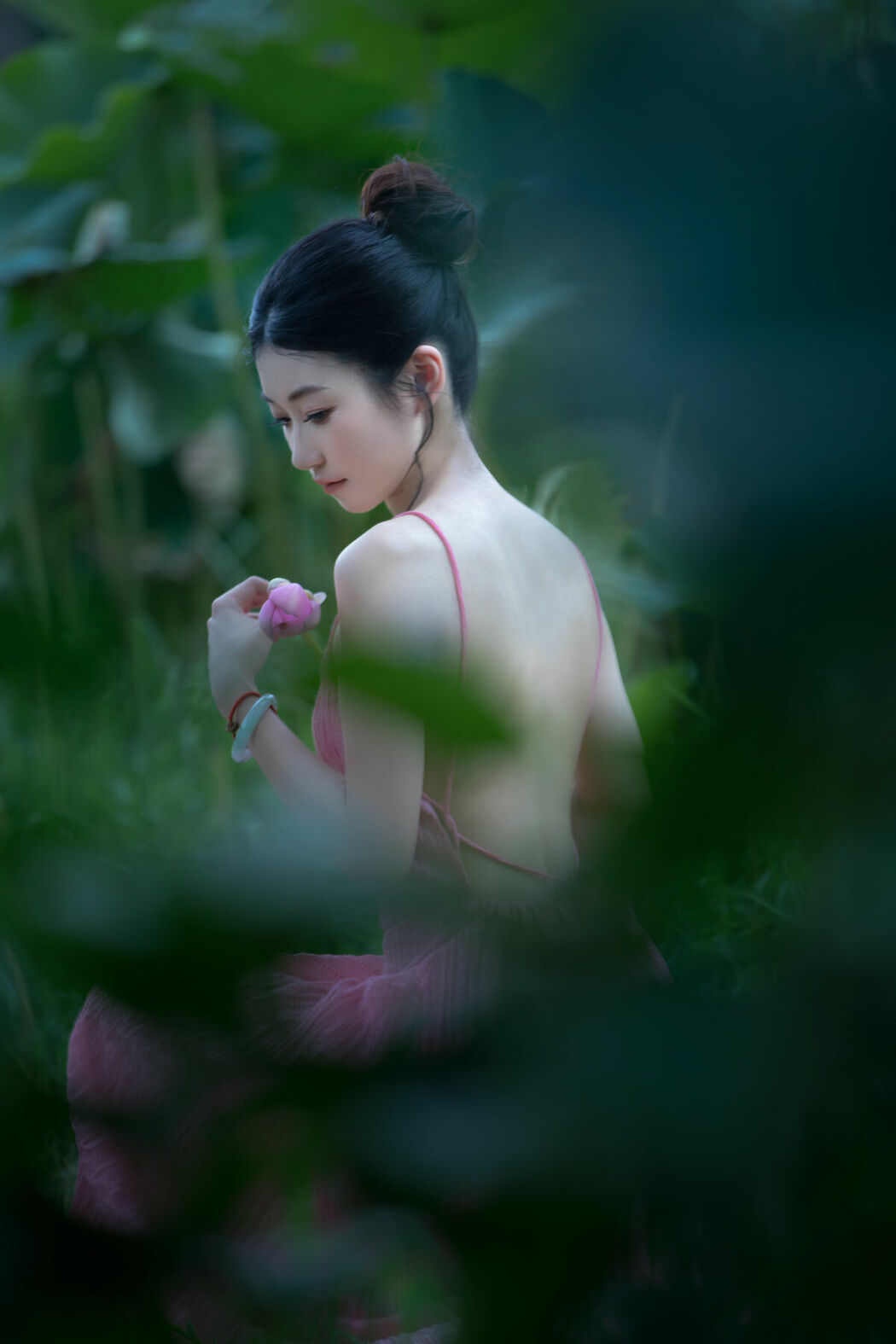 YiTuYu艺图语 Vol.9702 Niu Pai Xiao Wang Zi (16P)