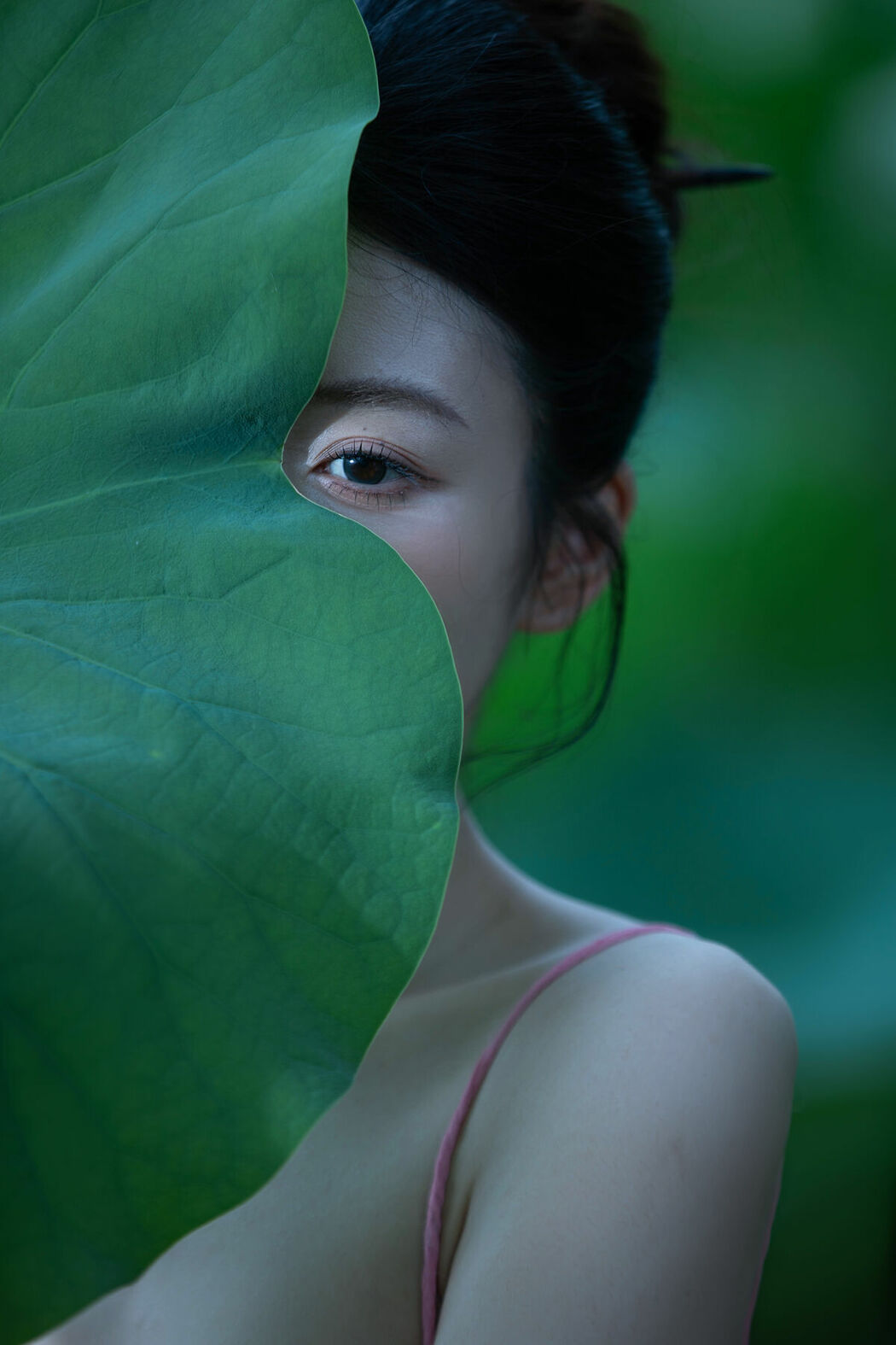 YiTuYu艺图语 Vol.9702 Niu Pai Xiao Wang Zi (16P)