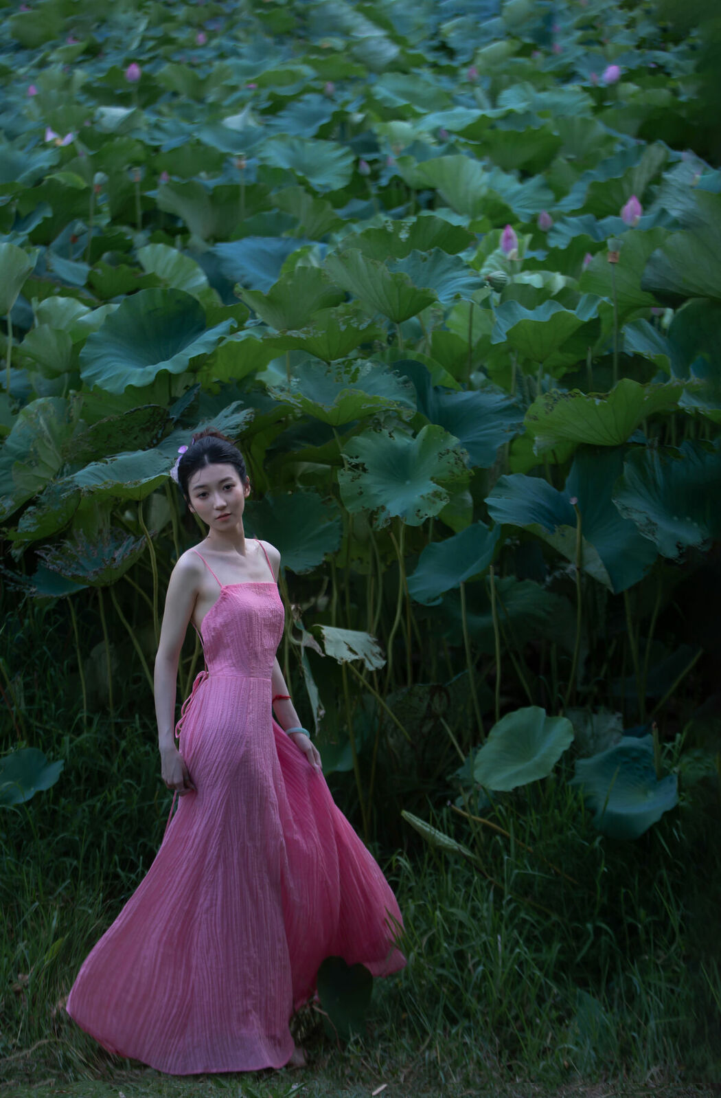 YiTuYu艺图语 Vol.9702 Niu Pai Xiao Wang Zi (16P)